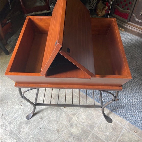 End table